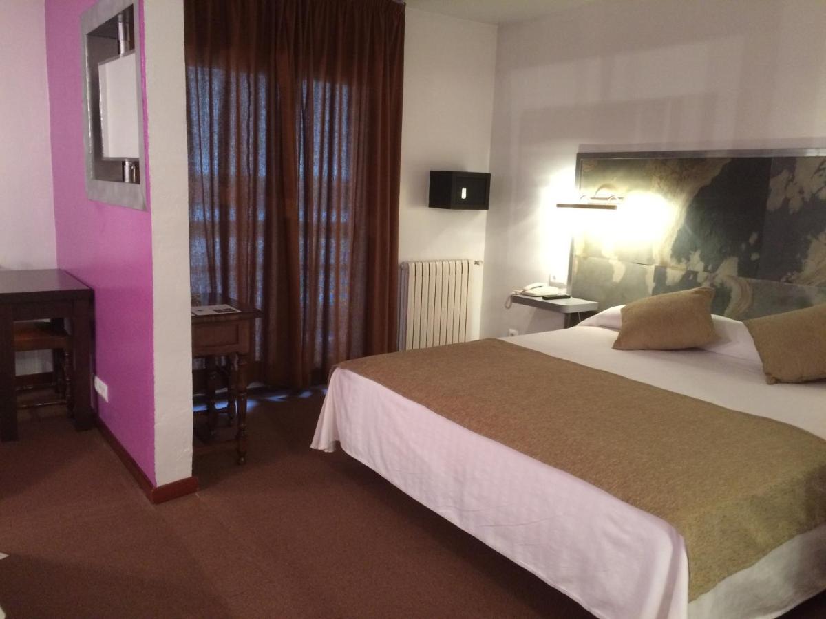 Hotel Folch Sant Julià de Lòria Zewnętrze zdjęcie